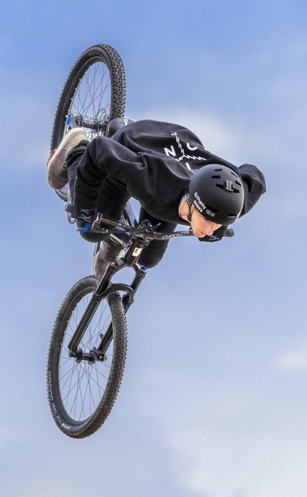 Sky Red Bull District Ride 2017